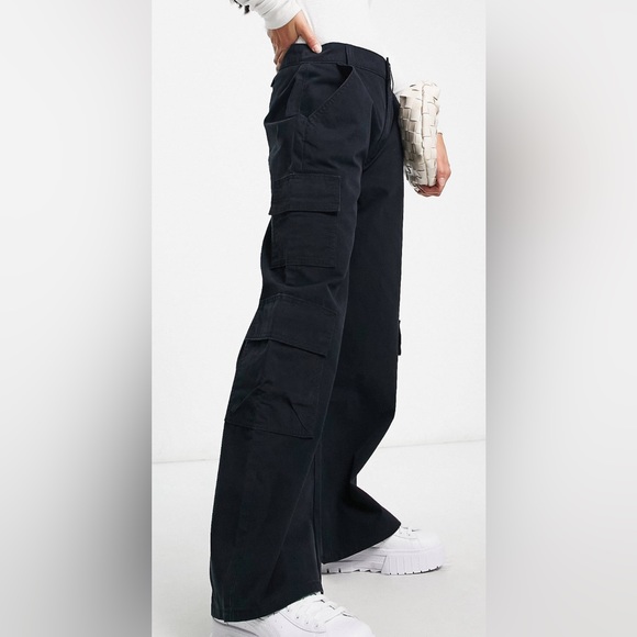 Design Petite oversized cargo with multi pockets - Picture 2 of 7